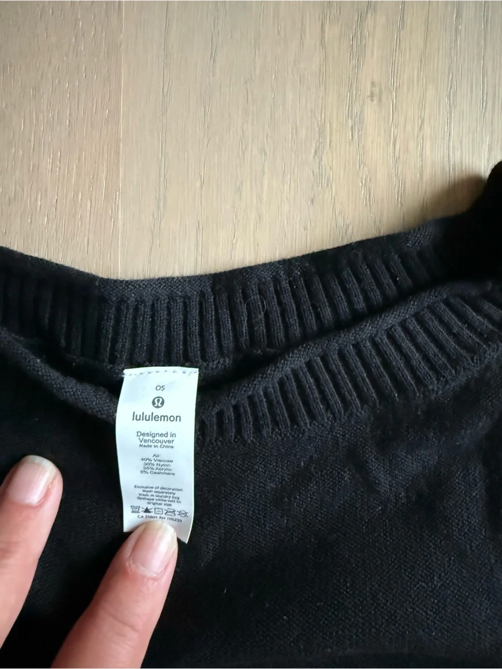 Lululemon Black Short-Sleeve Knit sweater poncho